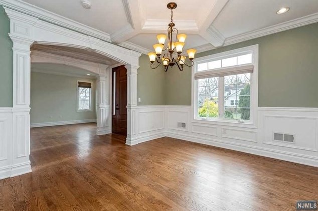 15 Woodland Rd, Cresskill, NJ 07626