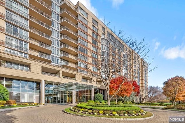 8100 River Rd #416, North Bergen, NJ 07047