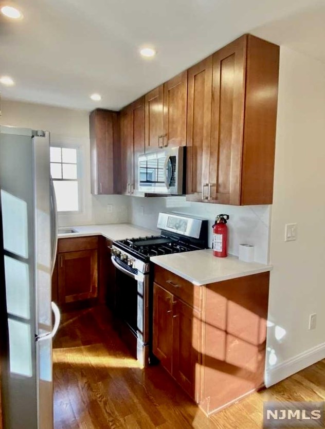 212 Charlton Ave, Lodi NJ  07644-3506 exterior