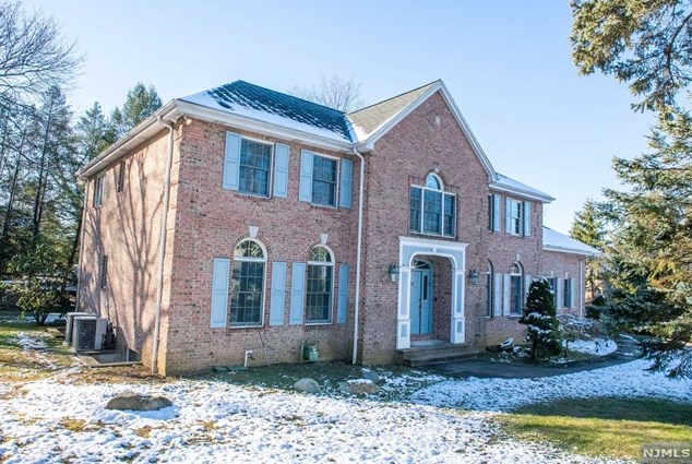 49 Collins Ave, Closter, NJ 07624
