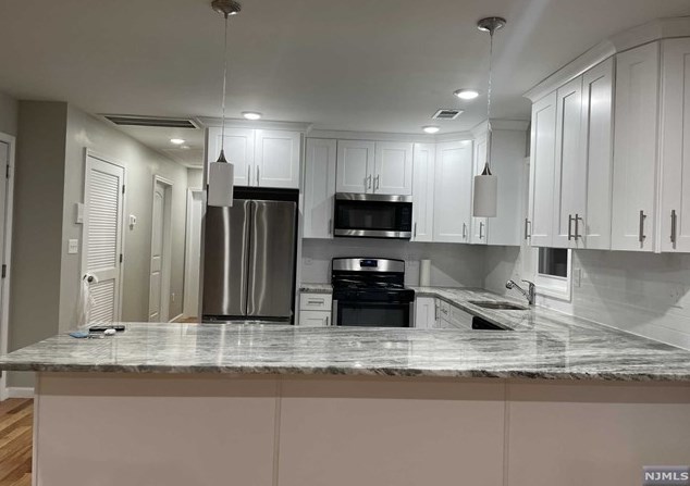 218 Cross St, East Newark, NJ 07029