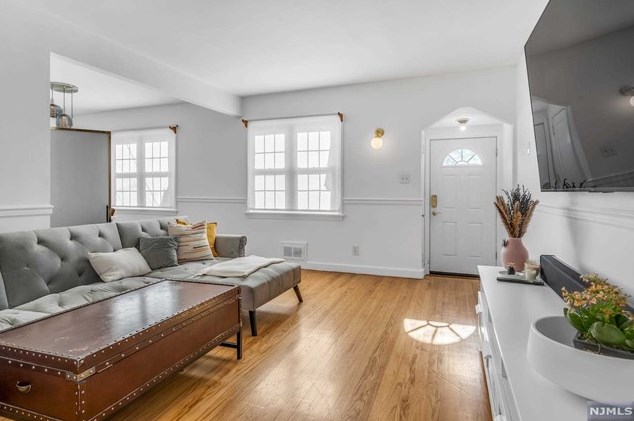 47 Stillman Ave, Bergenfield NJ  07621-1229 exterior