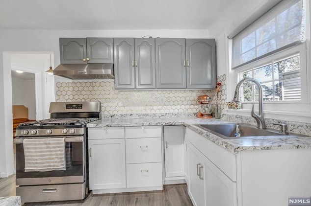 47 Stillman Ave, Bergenfield NJ  07621-1229 exterior