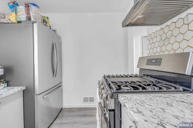 47 Stillman Ave, Bergenfield NJ  07621-1229 exterior