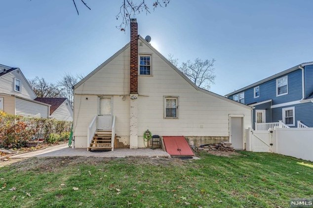 47 Stillman Ave, Bergenfield NJ  07621-1229 exterior