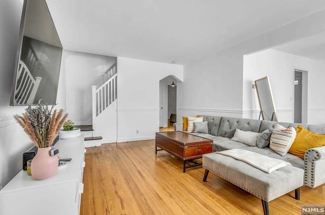 47 Stillman Ave, Bergenfield NJ  07621-1229 exterior