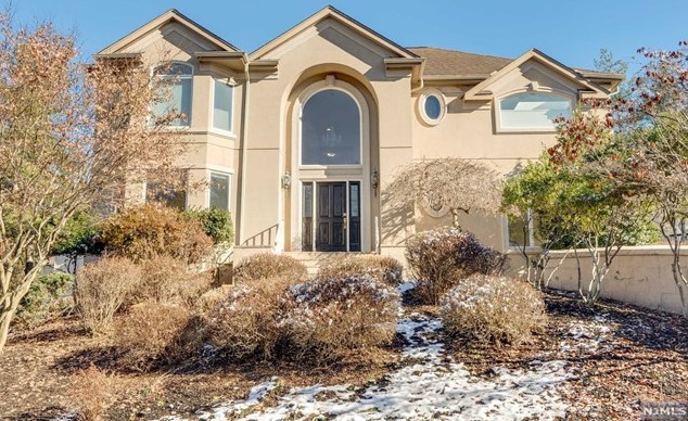 302 Daffodil Dr, Norwood, NJ 07648