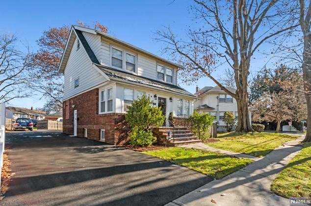 48 Rochelle Ave, Rochelle Park, NJ 07662