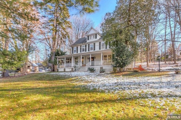 296 E Saddle River Rd, Upper Saddle River, NJ 07458