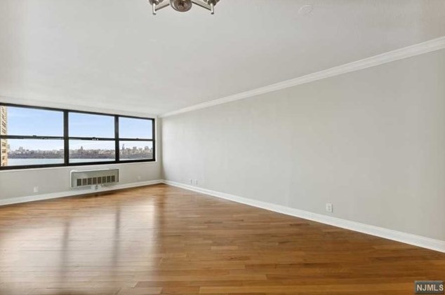 7000 Blvd E #27a, West New York, NJ 07093