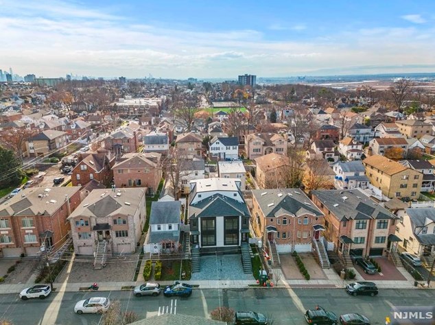 442 Nelson Ave, Cliffside Park, NJ 07010