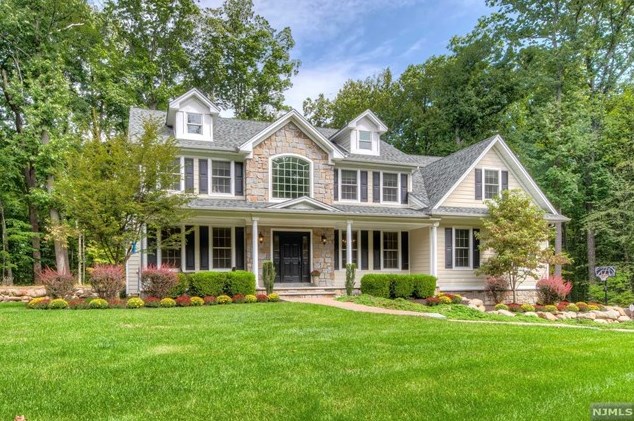 730 Mccoy Rd, Franklin Lakes, NJ 07417