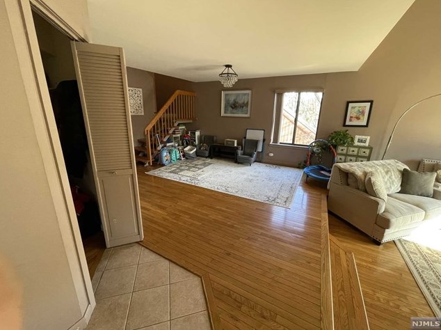 534 Teal Plz, Secaucus NJ  07094-2218 exterior
