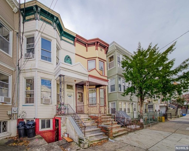 101 Oak St, Jersey City, NJ 07304