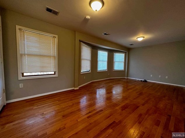 385 Godwin Ave, Wyckoff NJ  07481-1529 exterior