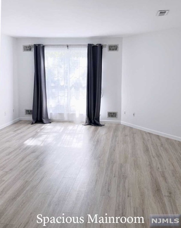 154 Lynette Dr, West Fort Lee NJ  07024-2174 exterior