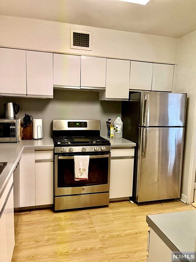 6 Horizon Rd, West Fort Lee NJ 07024-6601 exterior