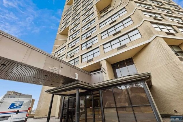 7002 Blvd E #17h, West New York, NJ 07093