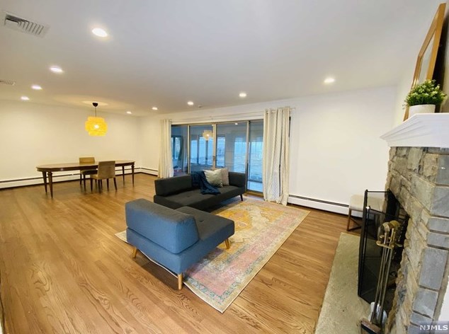 137 Columbus Dr, Tenafly, NJ 07670