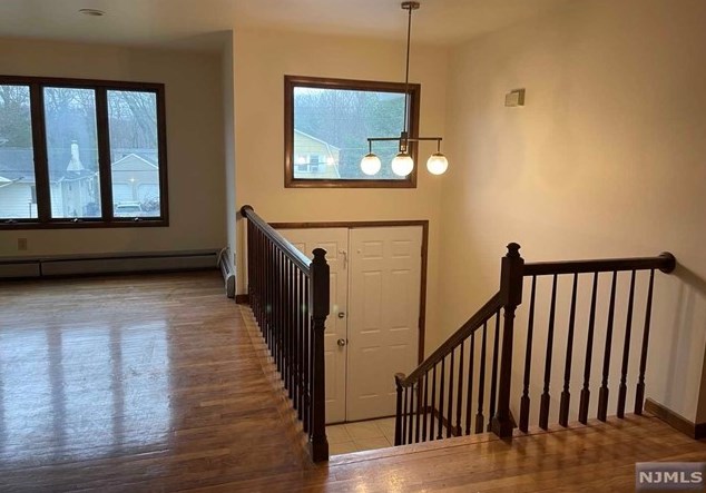 58 1st St, Closter, NJ 07624