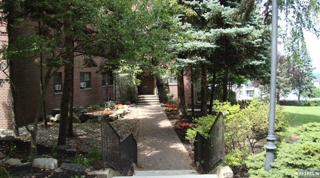 3060 Edwin Ave #2g, West Fort Lee, NJ 07024