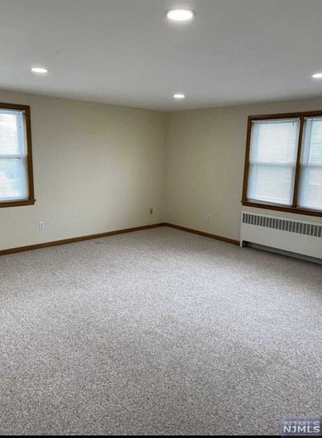 39 Louis St, Lodi, NJ 07644