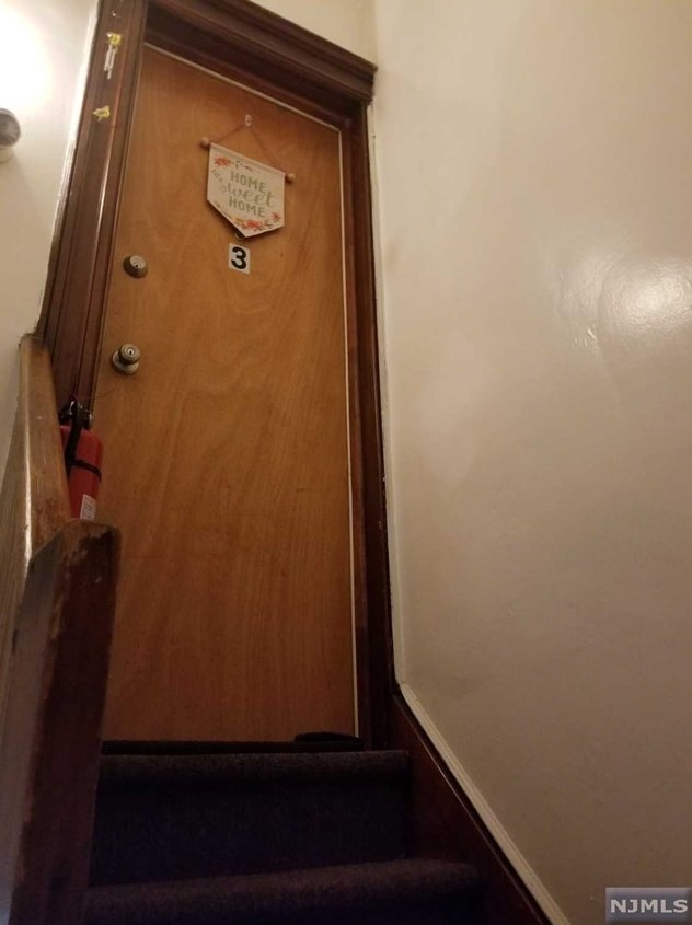 183 Laurel Ave #3rd Floor, Kearny, NJ 07032