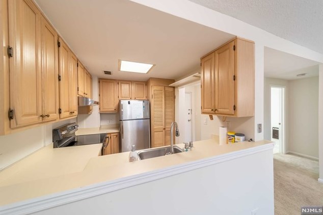 310 Lookout Ave Apt 304, Hackensack, NJ 07601