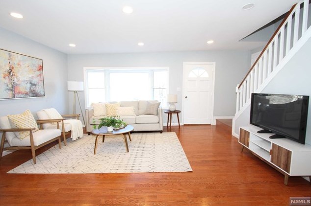 101 Hillside Dr, Paterson NJ  07508-2852 exterior