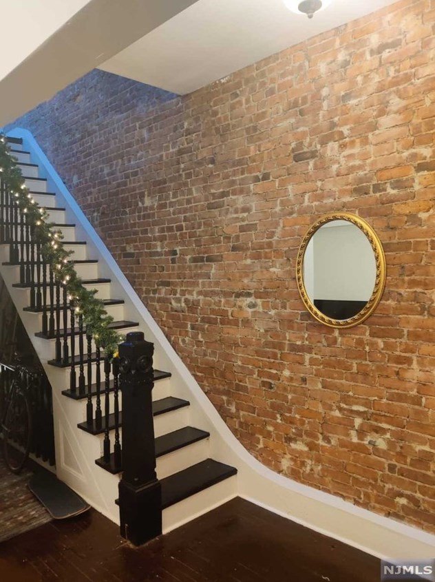 100 Jewett Ave, Jersey City, NJ 07304