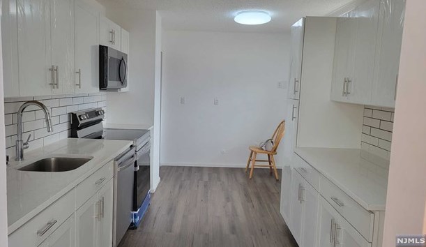 300 Winston Dr Apt 2303, Cliffside Park, NJ 07010