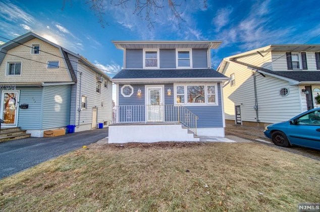 208 Page Ave, Lyndhurst, NJ 07071-2615