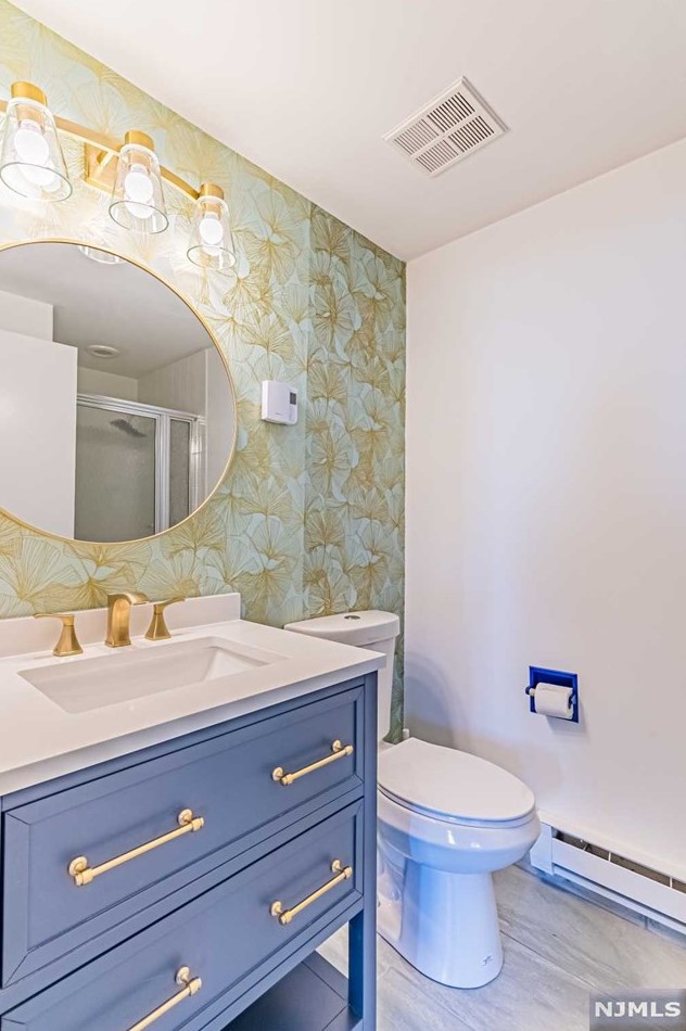 426 Redding Ln, Monroe Twp, NJ 08831-1717