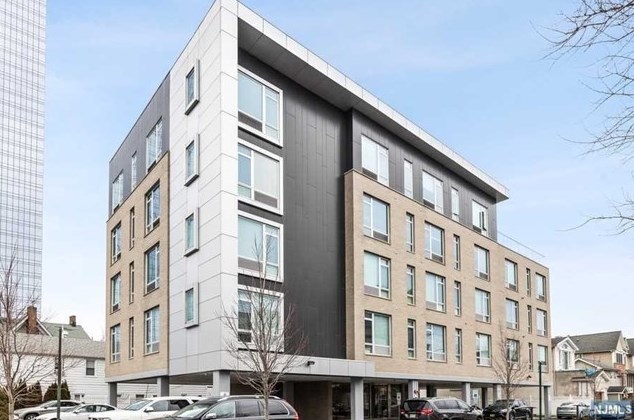 159 Cedar St #402, West Fort Lee, NJ 07024