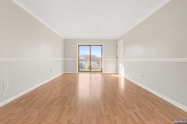 1008 Unicorn Way, Clifton NJ  exterior