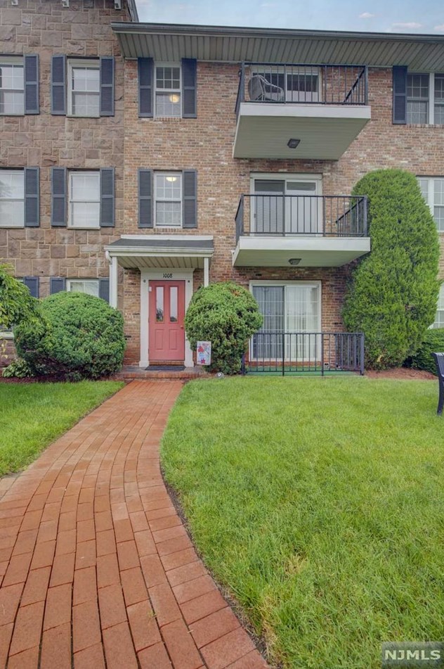 1008 Unicorn Way, Clifton NJ  exterior
