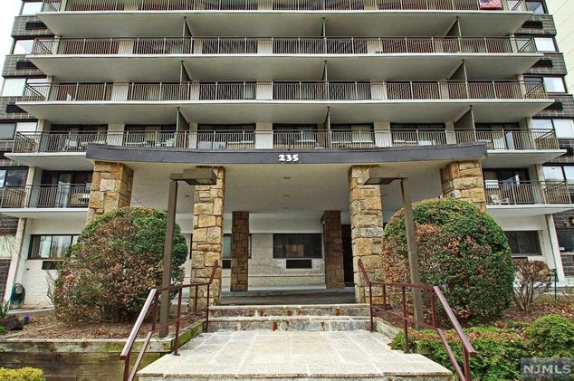 235 Prospect Ave #12h, Hackensack, NJ