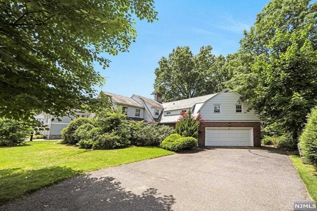 268 Robin Rd, Englewood, NJ 07631