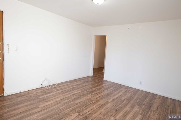 102 Mckinley Ave #1e, Dumont, NJ 07628