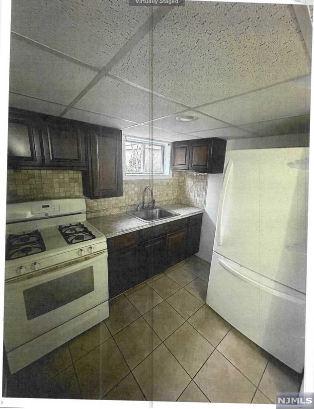121 Davis Ave, Hackensack NJ  07601-3068 exterior