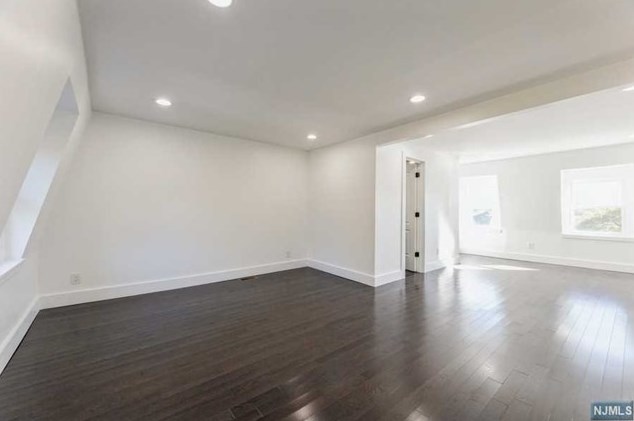 22 Orchard St, Hillsdale NJ  07642-2013 exterior