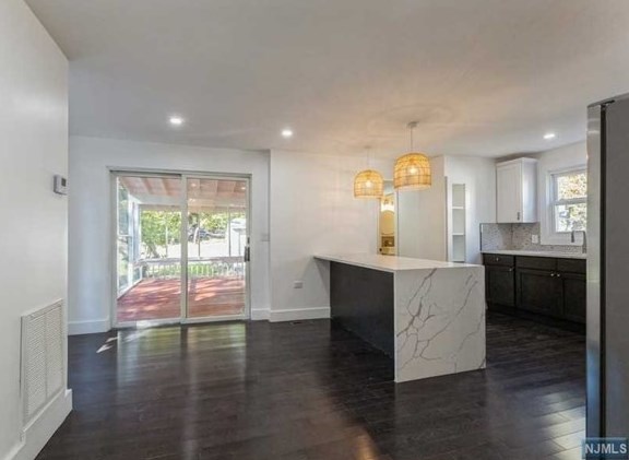 22 Orchard St, Hillsdale NJ  07642-2013 exterior