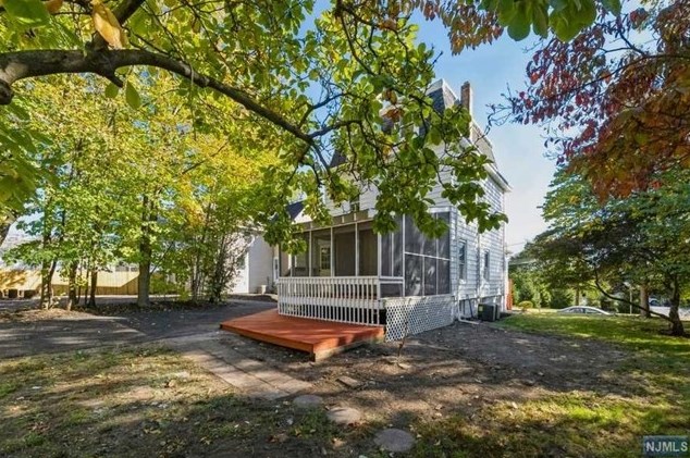 22 Orchard St, Hillsdale NJ  07642-2013 exterior