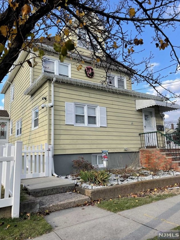 127 Garfield Ave, Lodi, NJ 07644