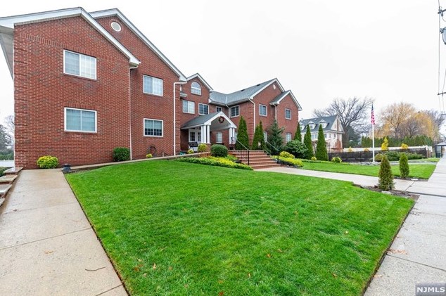 199 Union Ave, Rutherford NJ  07070-3505 exterior