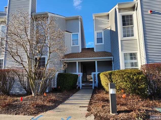50 Fox Run Dr, Englewood, NJ 07631