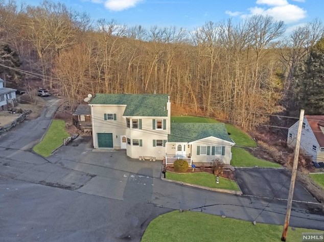 29 Kanouse Rd, Green Pond, NJ 07435