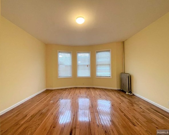 12 Dassing Ave, Newark NJ  07106-2220 exterior