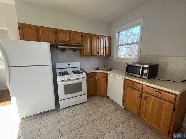 43 S Willow St Apt 5, Montclair, NJ 07042