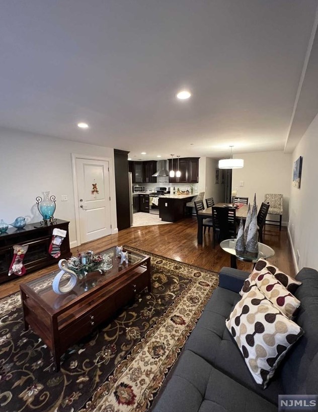 7 Gotthardt St, Newark NJ  07105-3019 exterior